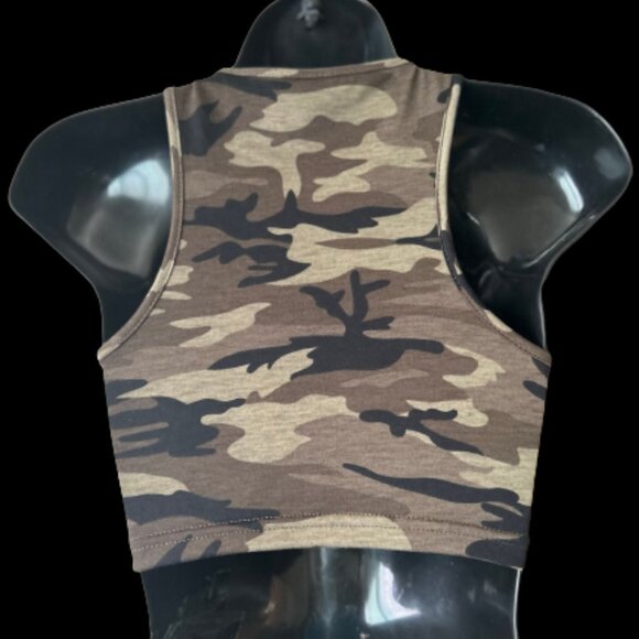 Camo Print Cut Out Tank Top - Picture 3 of 3